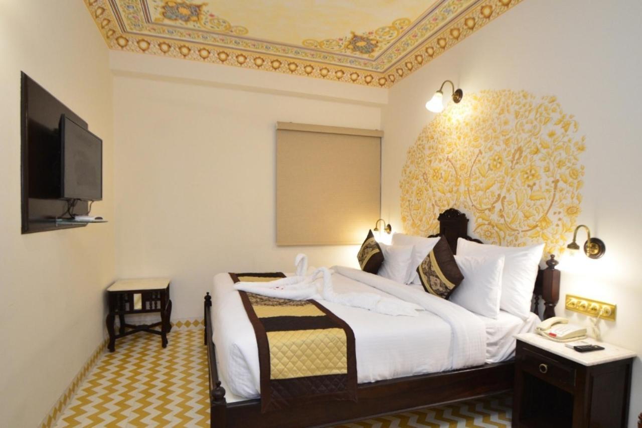 Nirbana Palace - A Heritage Hotel And Spa Jaipur Eksteriør bilde