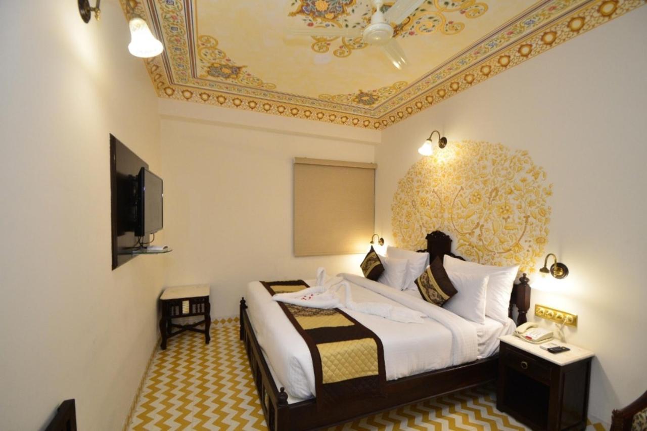 Nirbana Palace - A Heritage Hotel And Spa Jaipur Eksteriør bilde