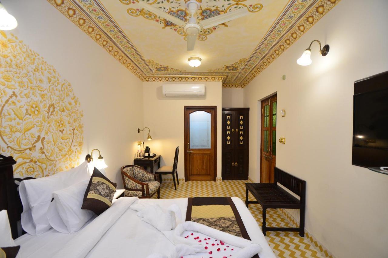 Nirbana Palace - A Heritage Hotel And Spa Jaipur Eksteriør bilde