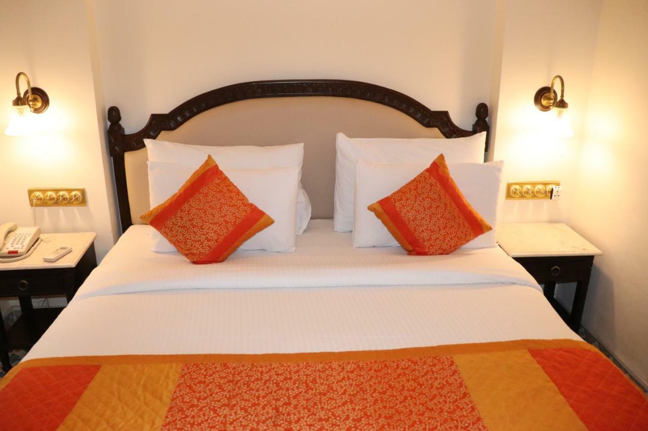 Nirbana Palace - A Heritage Hotel And Spa Jaipur Eksteriør bilde