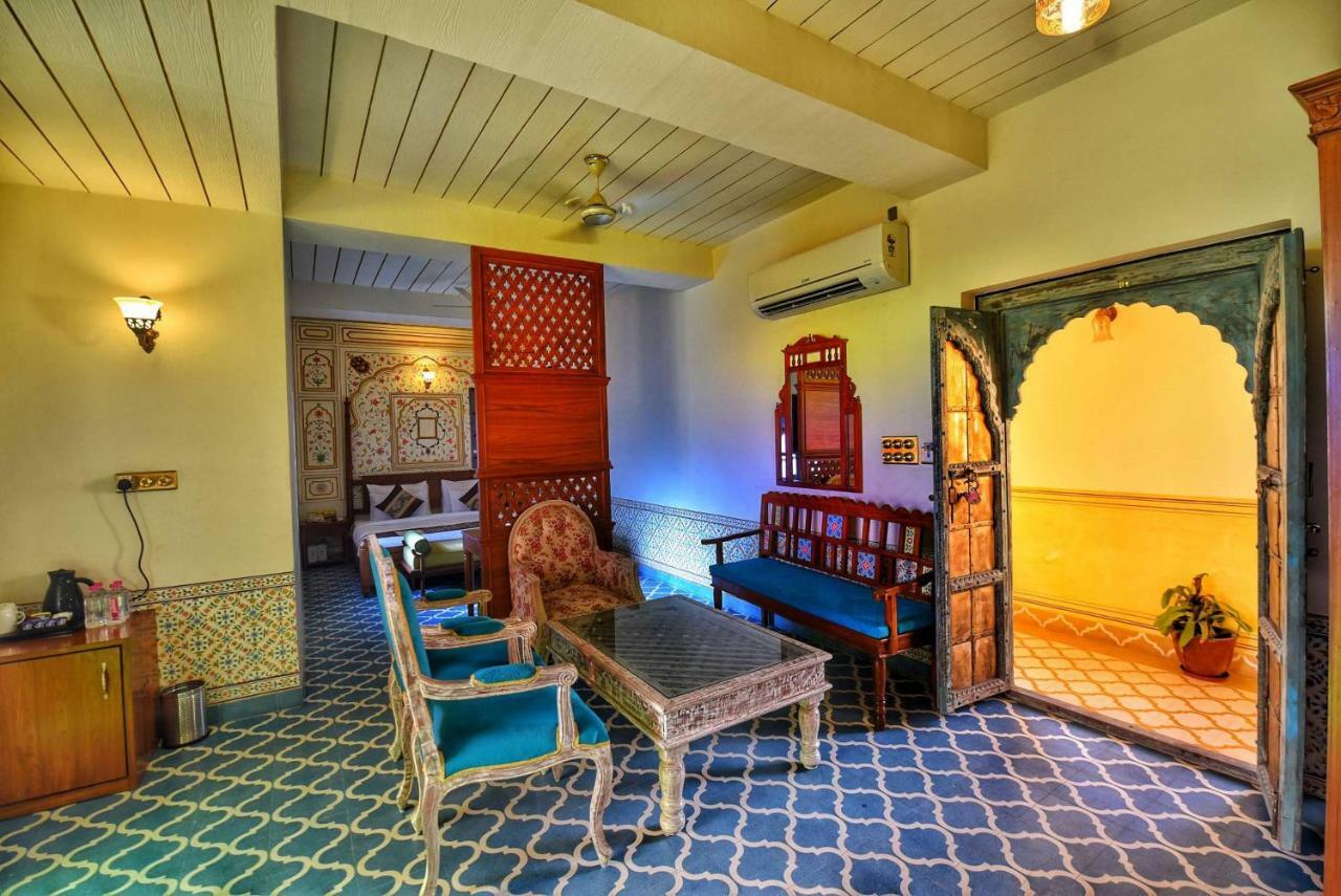 Nirbana Palace - A Heritage Hotel And Spa Jaipur Eksteriør bilde