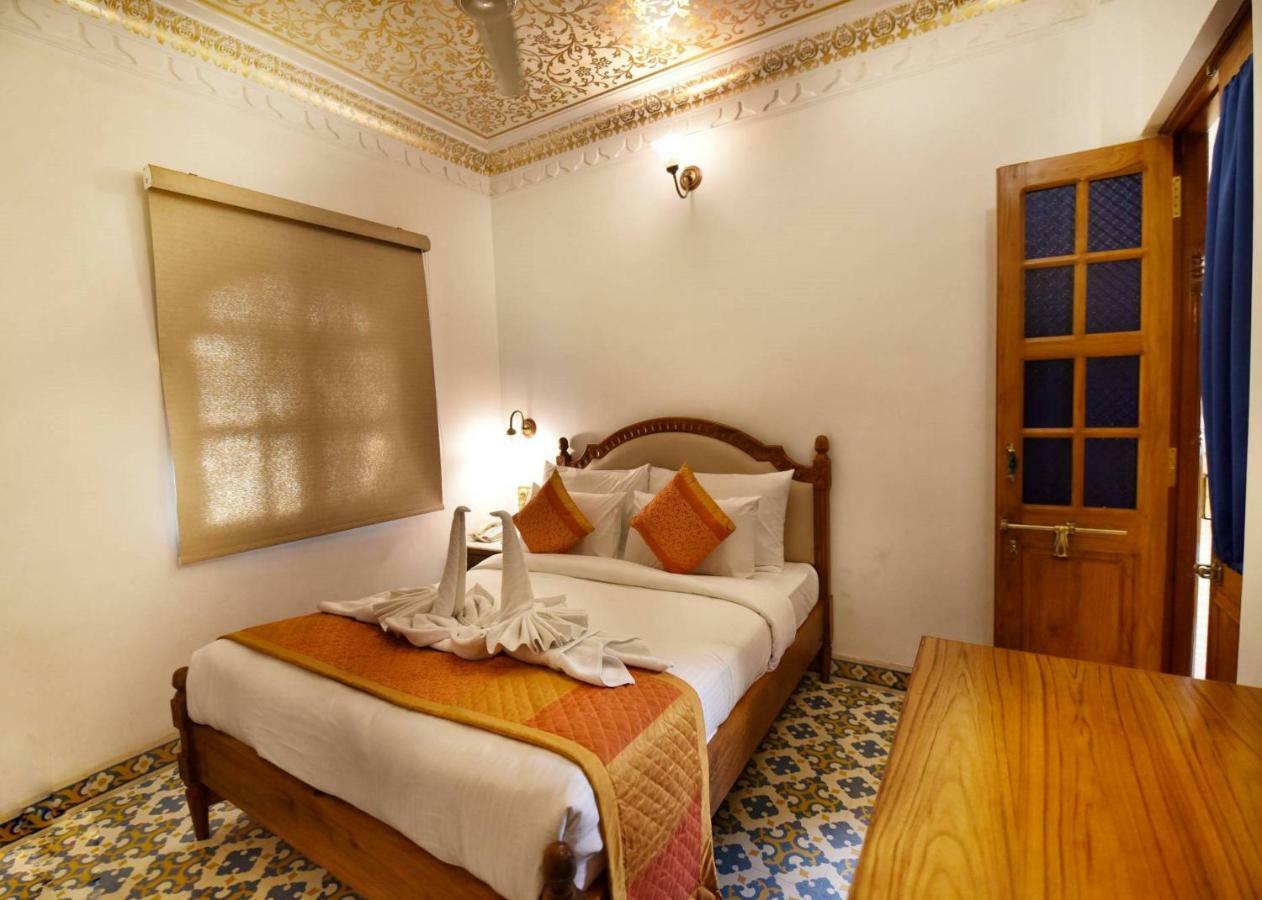 Nirbana Palace - A Heritage Hotel And Spa Jaipur Eksteriør bilde