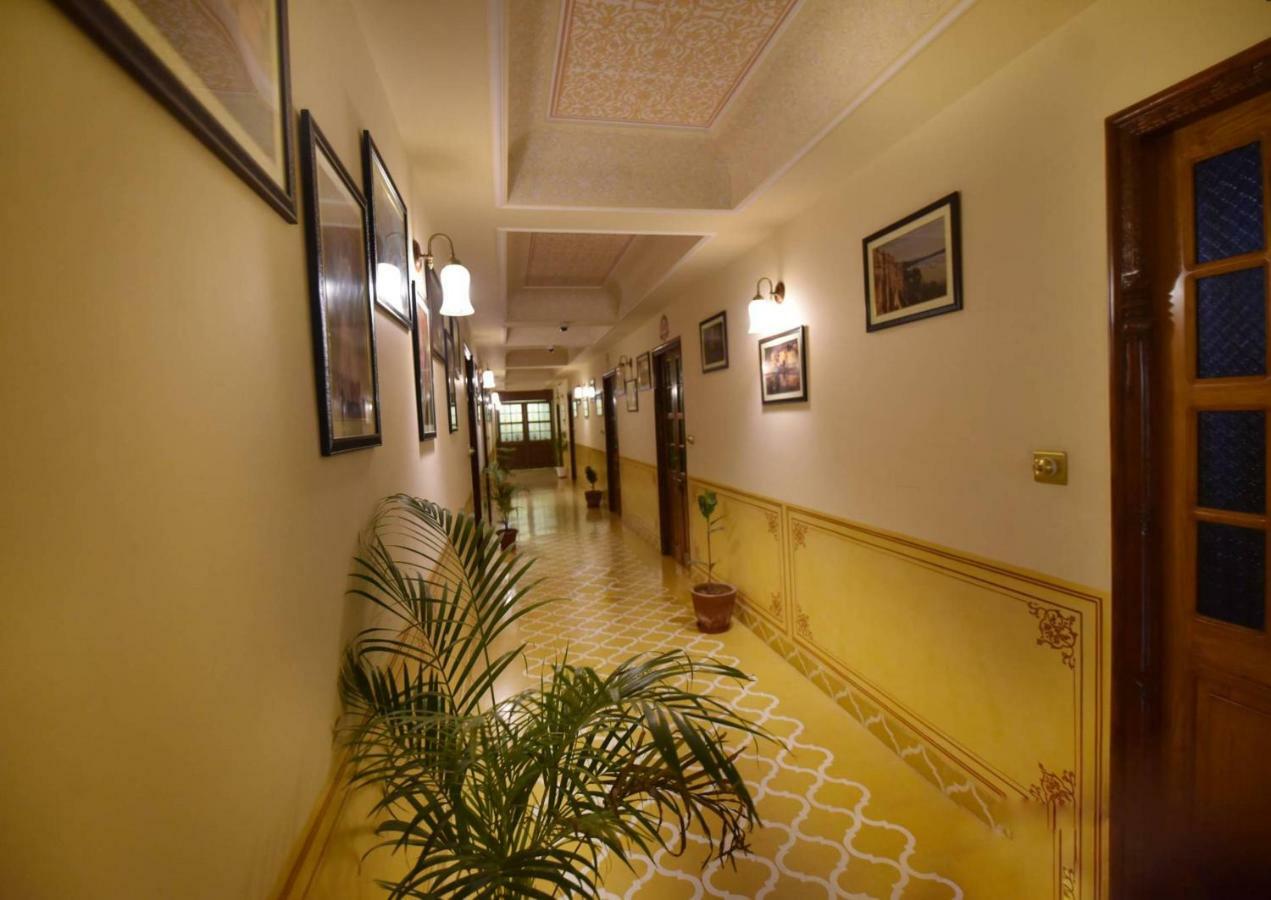 Nirbana Palace - A Heritage Hotel And Spa Jaipur Eksteriør bilde
